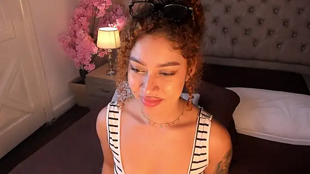 Sienna_brunette