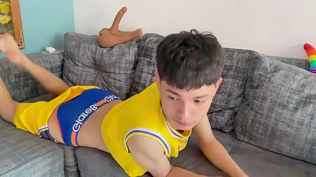 Bldavioro45 - Male webcam sex chat