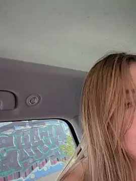 Alirawrz Live Webcam on Stripchat