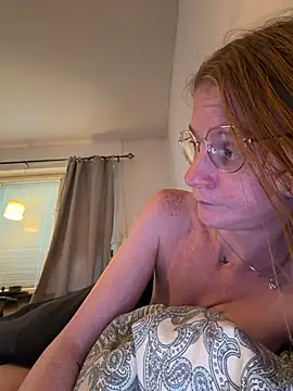 jannis1992 (F young) - Naked