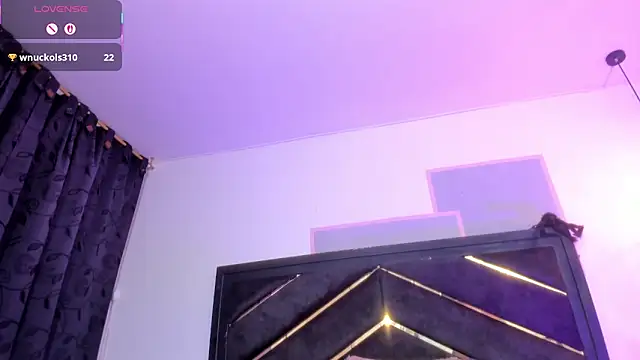 april_jones05 live cam on StripChat