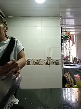 maynor_1998 live cam on StripChat