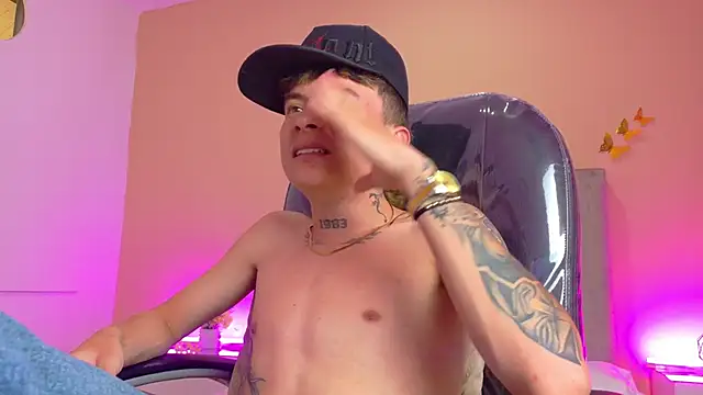 Nascary_Fox webcam