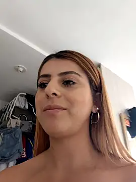 Nahiajhonson_ webcam