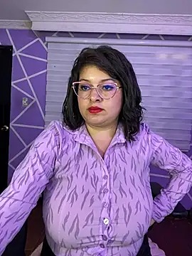 MiiaaJoness webcam