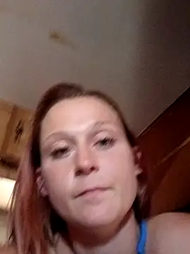 Queen2454 live sex cam