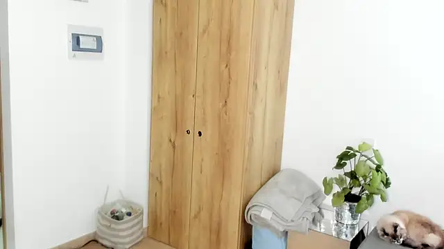 naomimoore828 live cam on StripChat