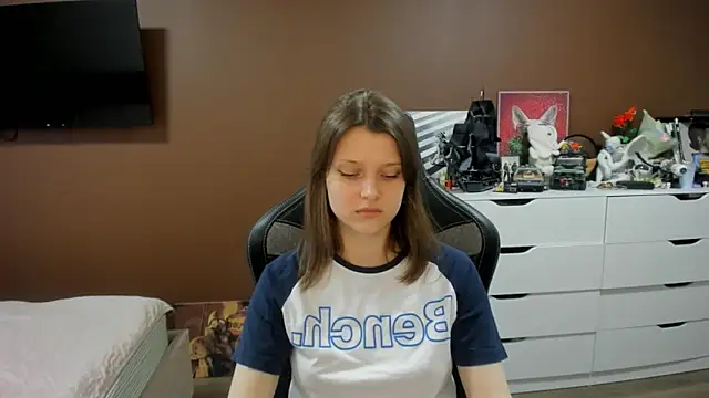 SoniNesti live cam on StripChat