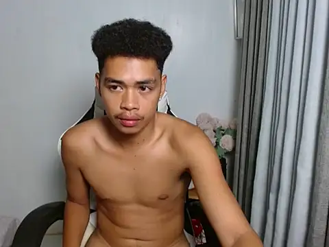 curlyasian_njxx webcam
