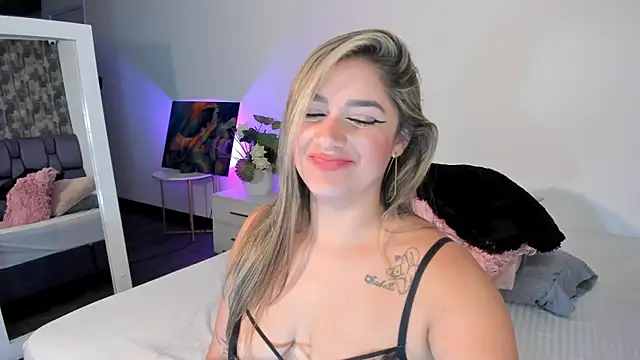 NicoleDiior webcam