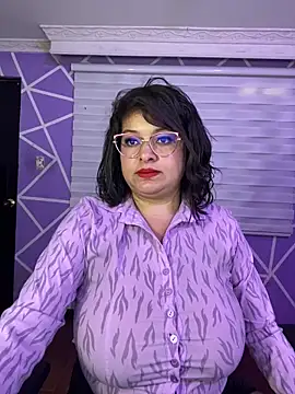 MiiaaJoness live cam on StripChat