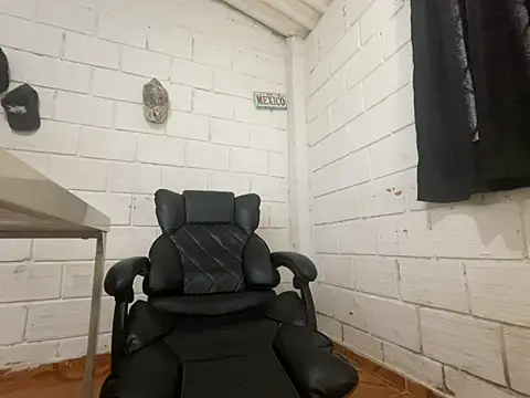 Max_TheHorseDick webcam