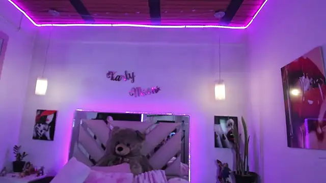 Karly_moon webcam