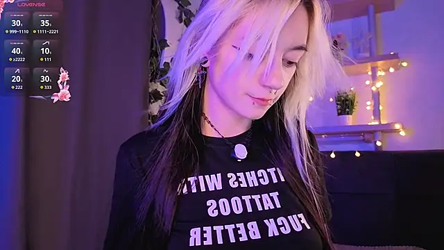 TristaRoht live cam on StripChat