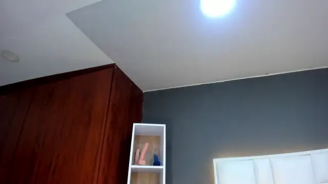 yeral2017 live cam on StripChat