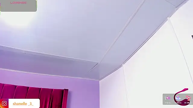 Shanelle__ webcam