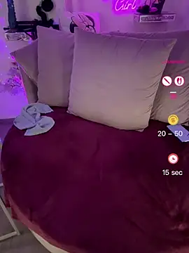 CurvyAnonymousGirl89 webcam