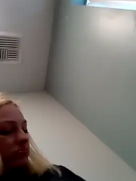 iAmJeNeSy webcam