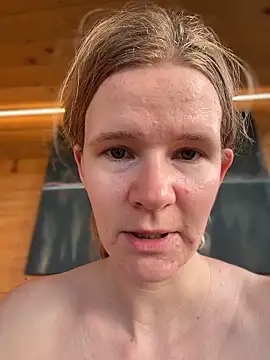 Bikergirl_97 webcam