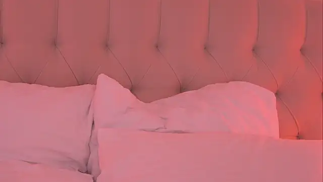 ArianaMell webcam