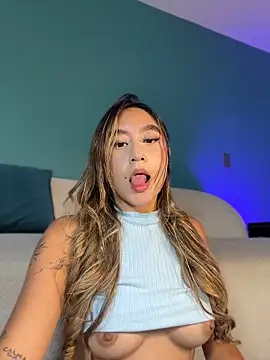 Yulieth_x live cam on StripChat