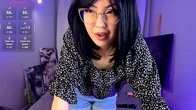 ValeryMur live cam on StripChat