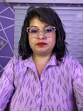 MiiaaJoness webcam