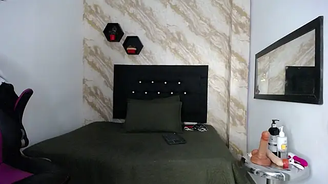 issa__love webcam