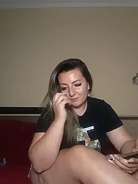 Sweetredvelvet live cam on StripChat