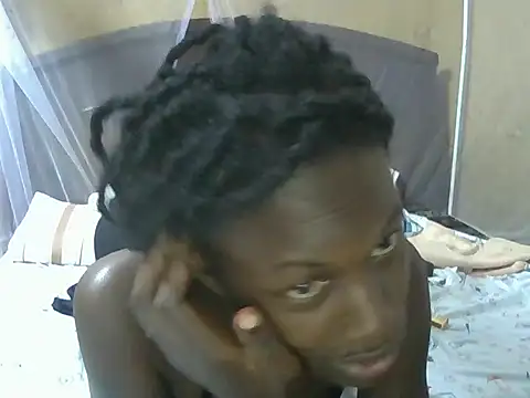 Sexyafricanah001 live cam on StripChat