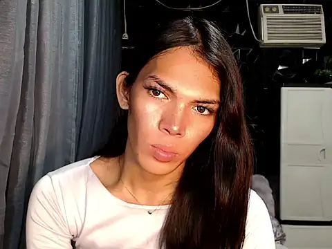 GORGEOUS_CARMEE webcam