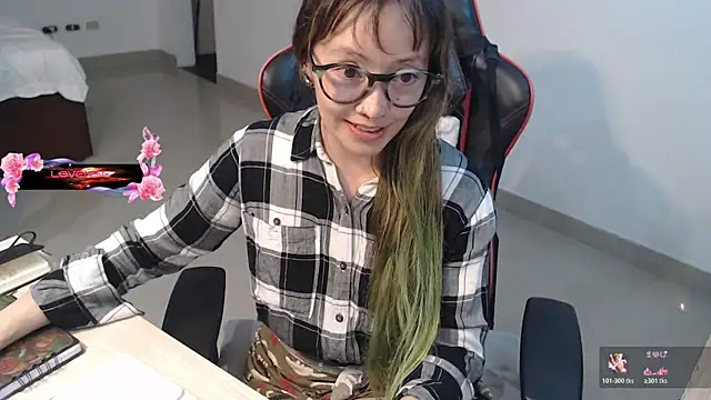 pink-2022 live cam on StripChat