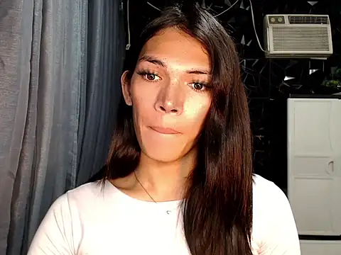 GORGEOUS_CARMEE webcam