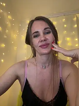 LucieMack live cam on StripChat