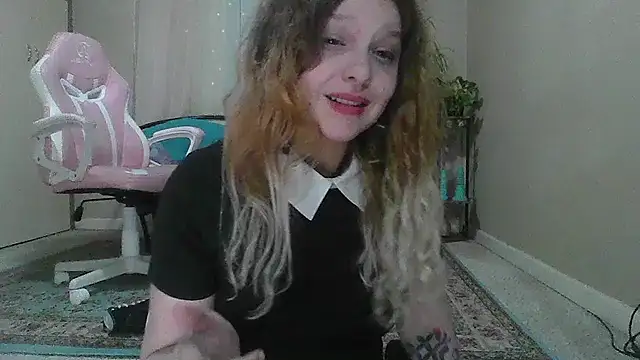 Emihaze live cam on StripChat