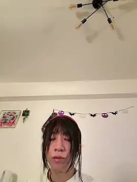 sayaka27 live cam on StripChat