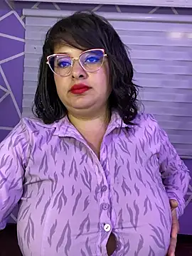 MiiaaJoness webcam