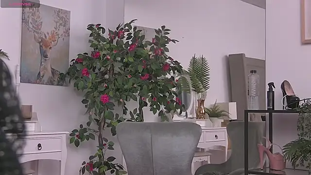 ZoeSkyee live cam on StripChat