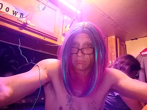 twiztidleeanna live cam on StripChat