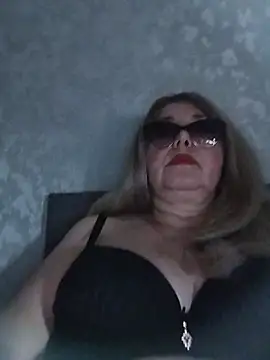 Vita72219 live cam on StripChat