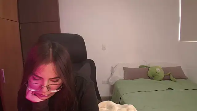 abbyyandmaxx live cam on StripChat