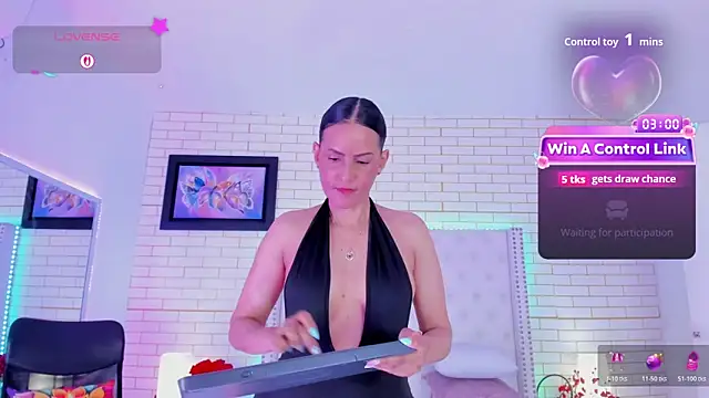 Coco_Balenciaga_ webcam