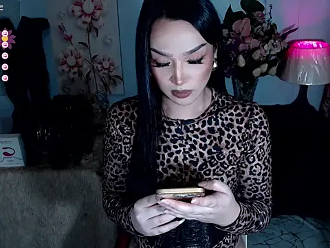 OliviaGrace_Hilton live cam on StripChat