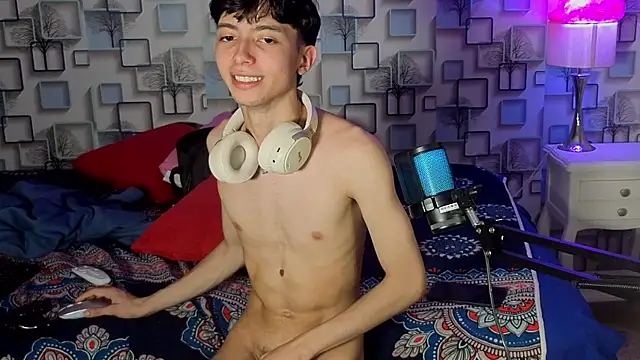 Twink_Sebas7 webcam