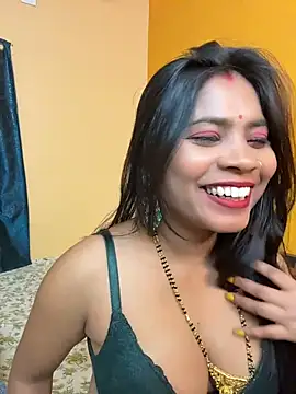 RedQQueen live sex cam