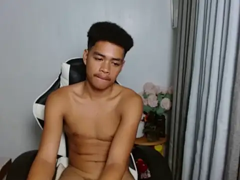 curlyasian_njxx (M twink) - public cum show