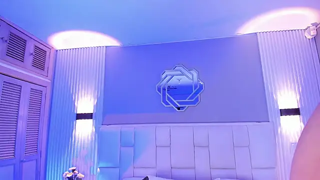 NanaOsaky webcam