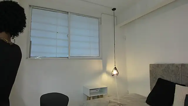 Zia_Green live cam on StripChat