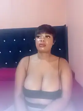 Luciouslips00 webcam