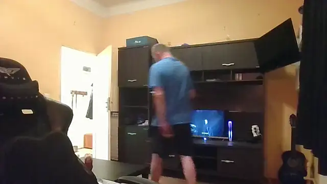 MrWhitePL live cam on StripChat
